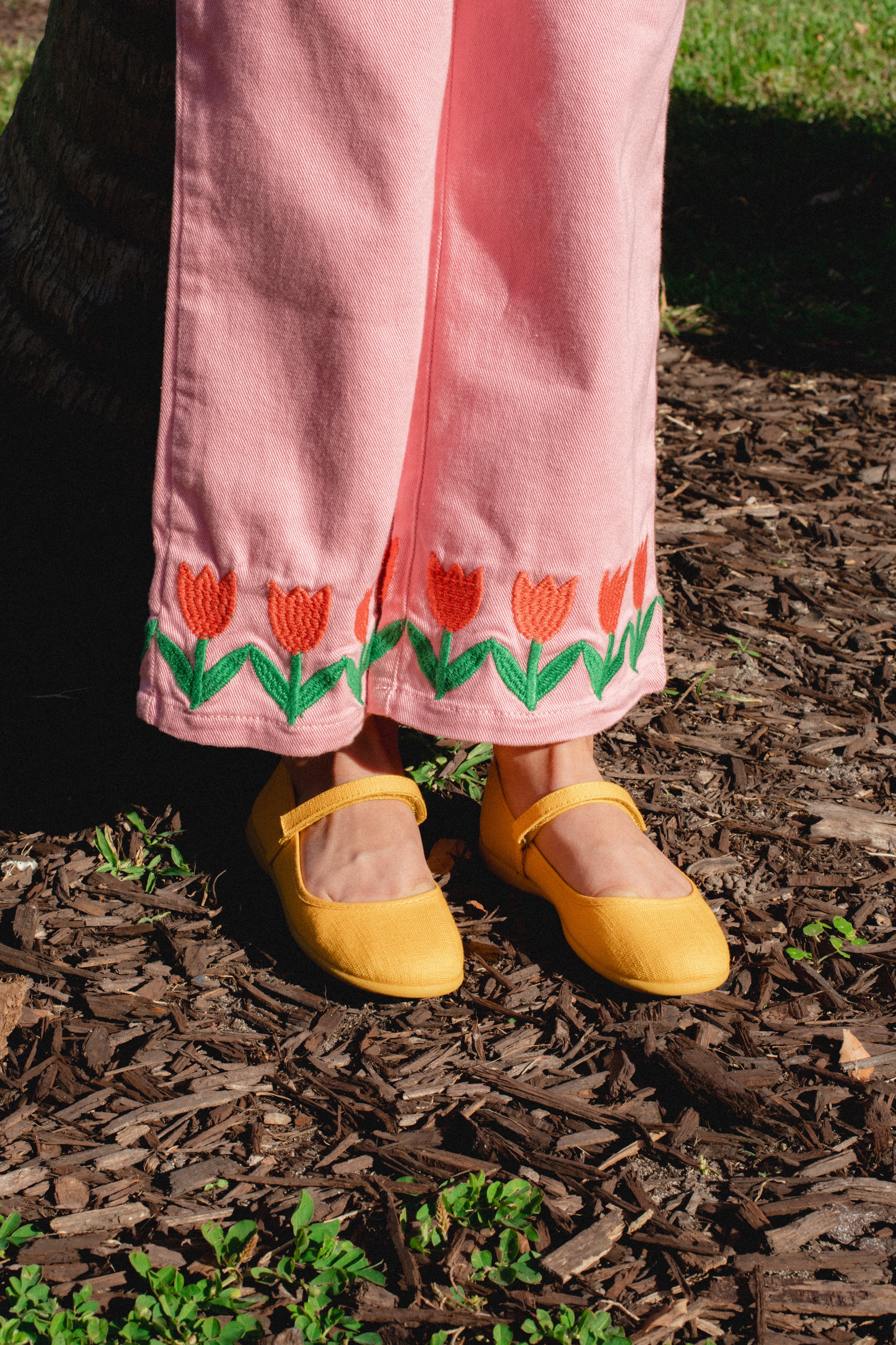 Amazon- Mary Janes de lona Childrenchic® para niñas en mostaza