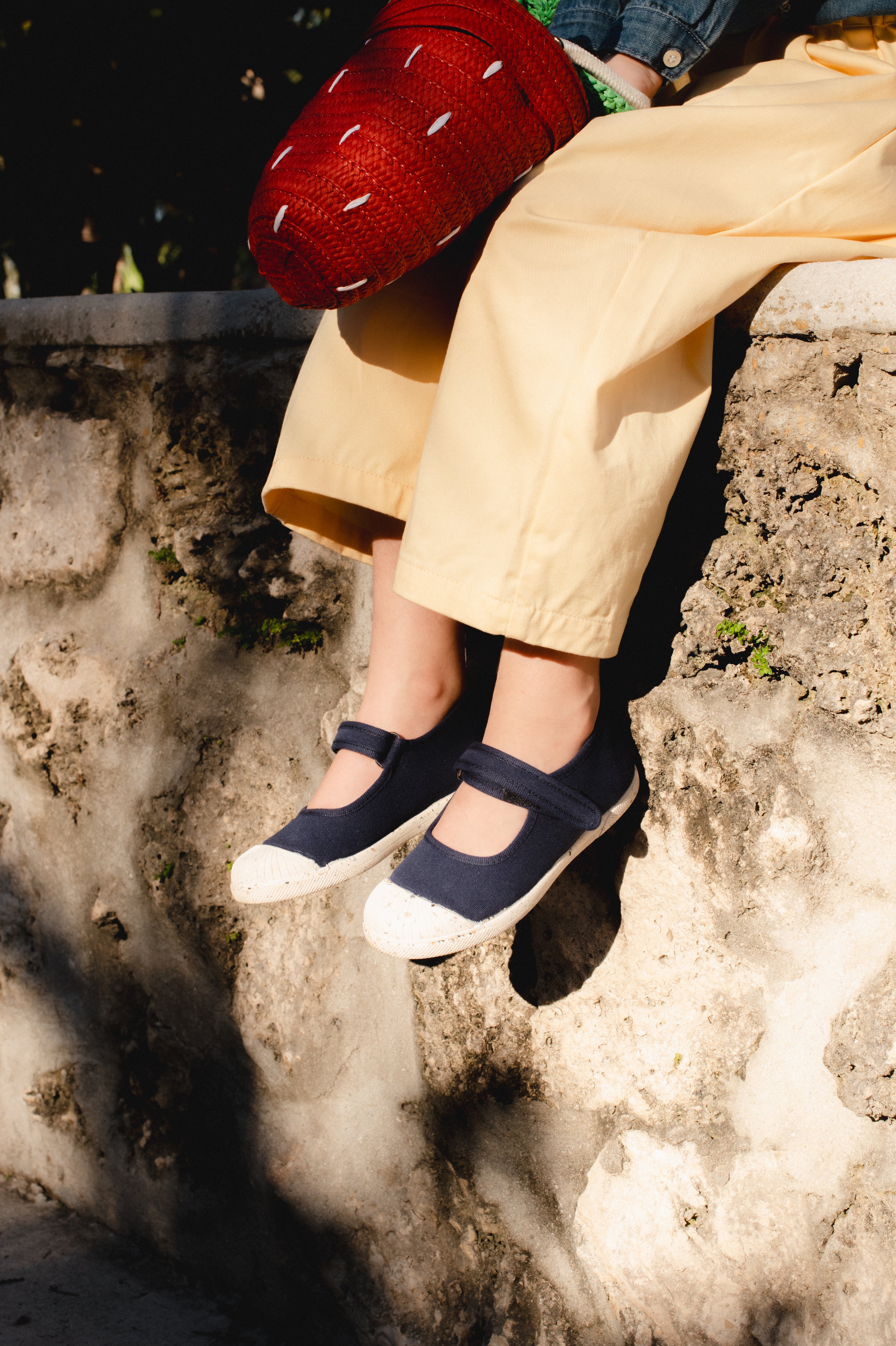 Zapatos deportivos Mary Jane ecológicos de Childrenchic® para niñas en azul marino