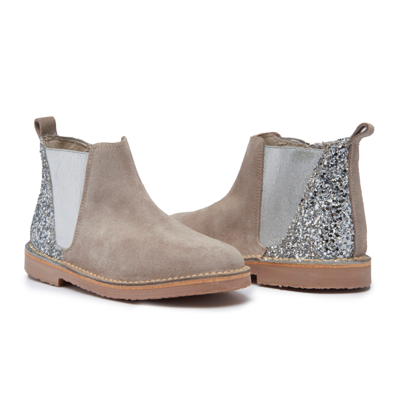 Childrenchic® Silver Sparkle and Taupe Suede Chelsea para niña